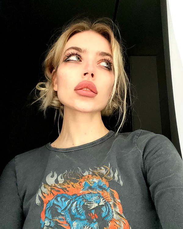 anya4everr instagram image archive image