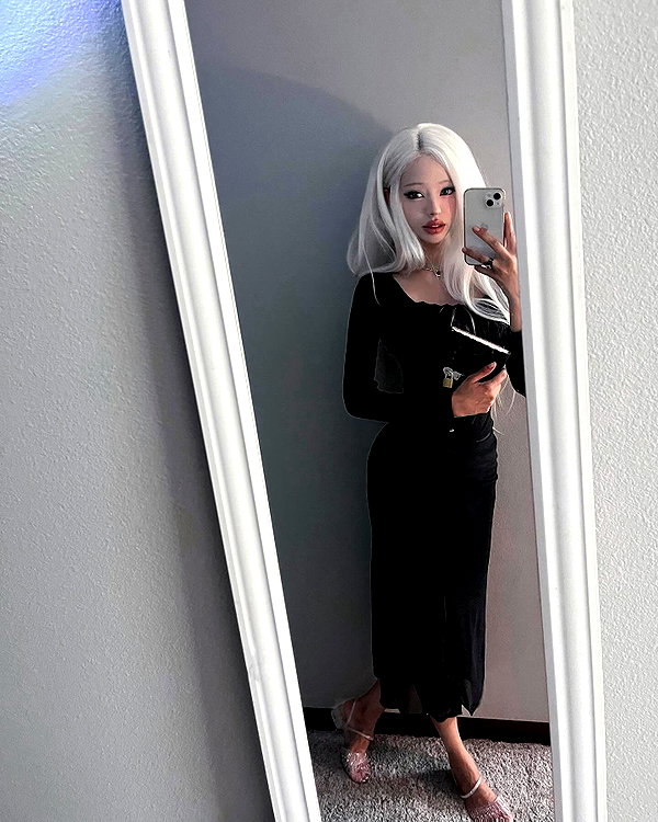 Archived image from @irisinna on Instagram