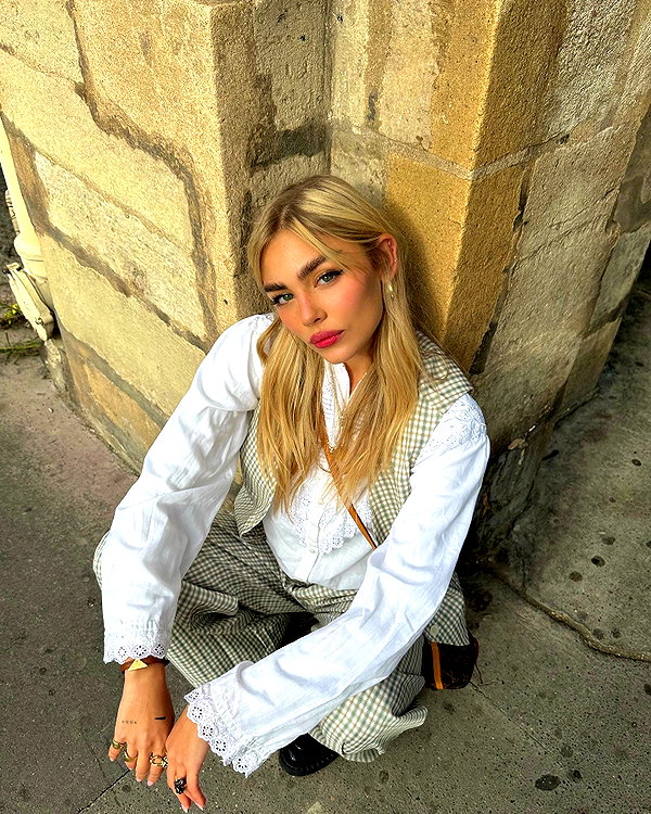 maya.keyy instagram image archive image