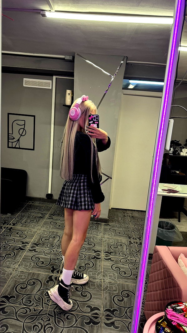 vik4au instagram image archive image