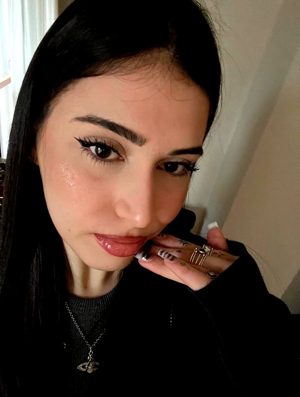valeria.potti instagram image archive image