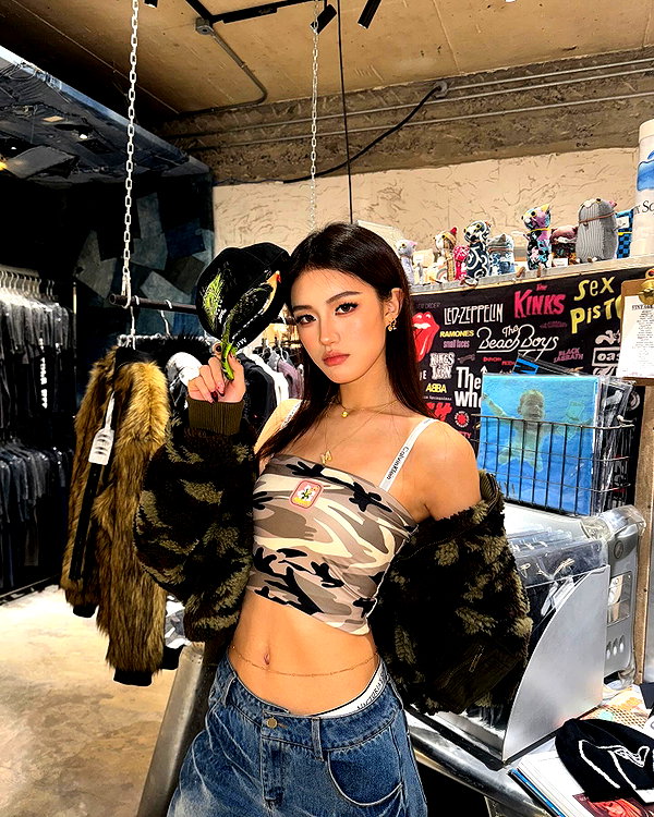 claire_is_miiii instagram image archive image