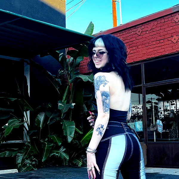 yeahimcaroline instagram image archive image