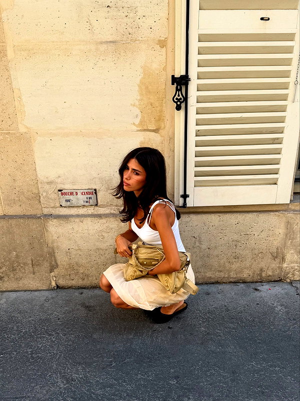 ainaratorneg instagram image archive image