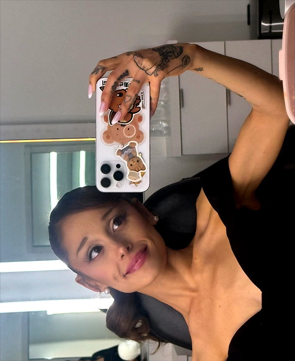arianagrande instagram image archive image