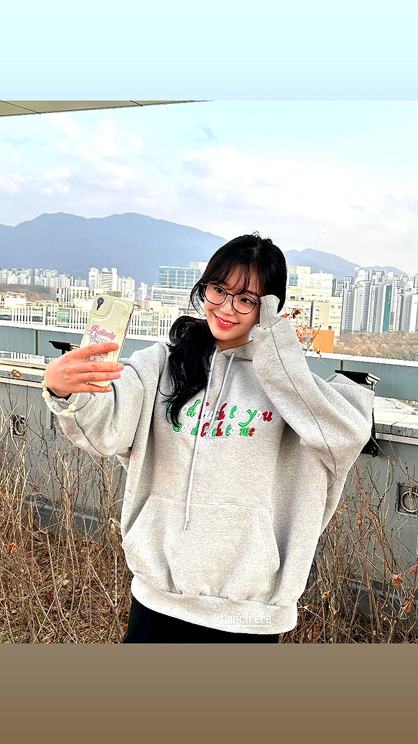 hyeweon__ instagram image archive image
