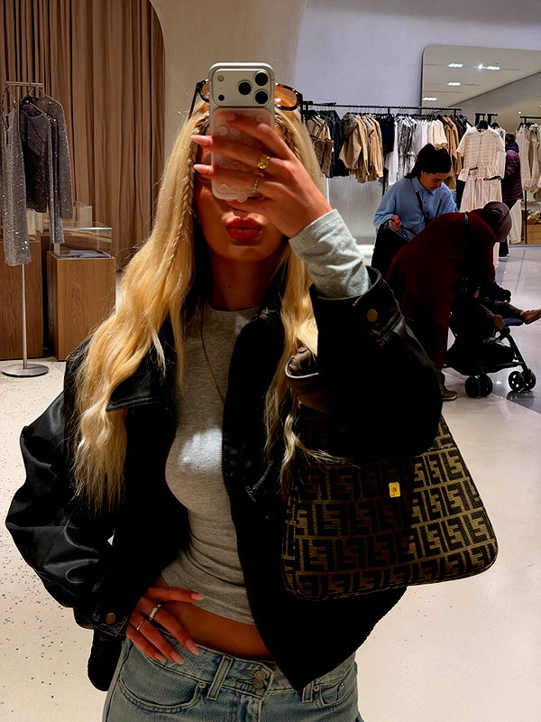 sophiecharlotth instagram image archive image