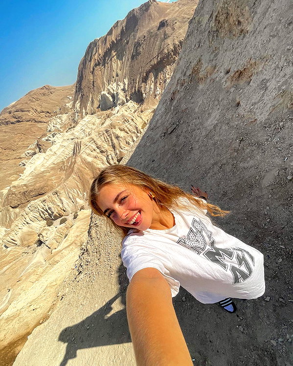 mishel_d_ instagram image archive image