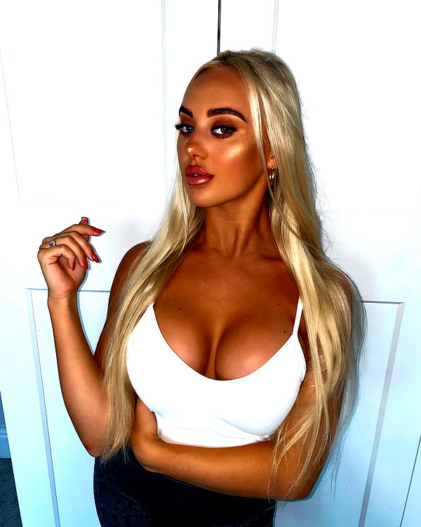 rhiannonbluee instagram image archive image