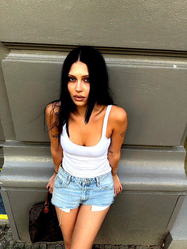 karolinaawasik instagram image archive image
