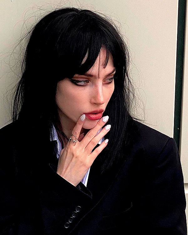 alien.hanna instagram image archive image