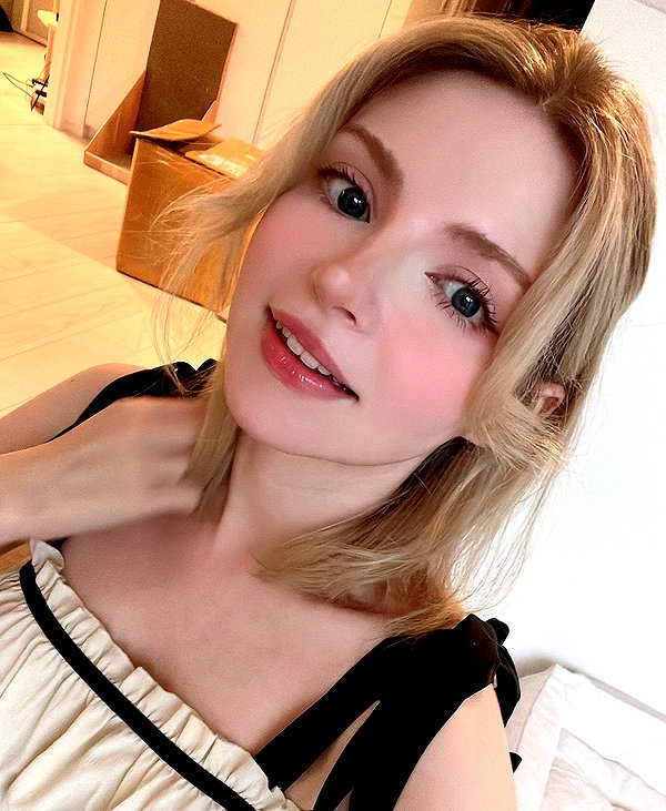 peachmilky_ instagram image archive image