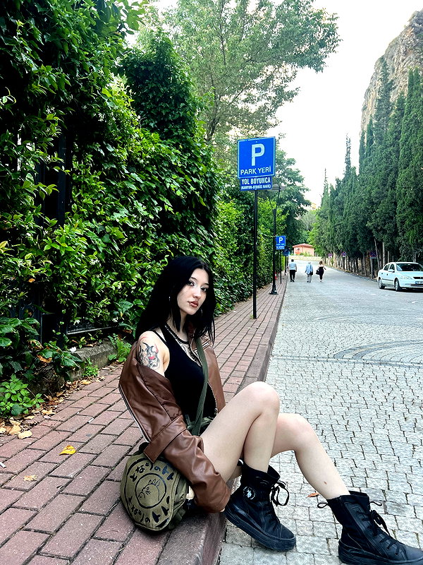 madamist_ instagram image archive image