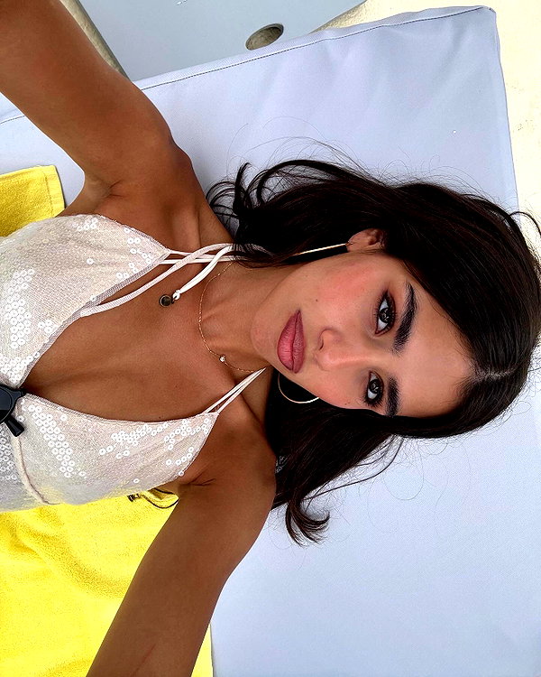 ainaratorneg instagram image archive image