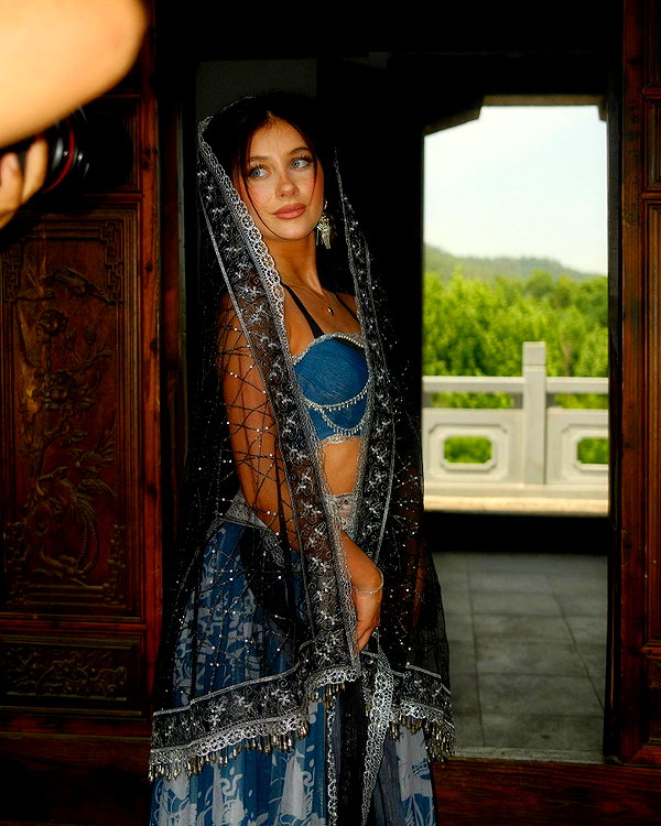 ellianawalmsley instagram image archive image