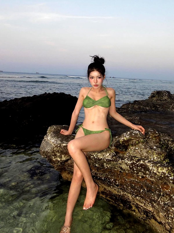 lyhythuedoxinh instagram image archive image