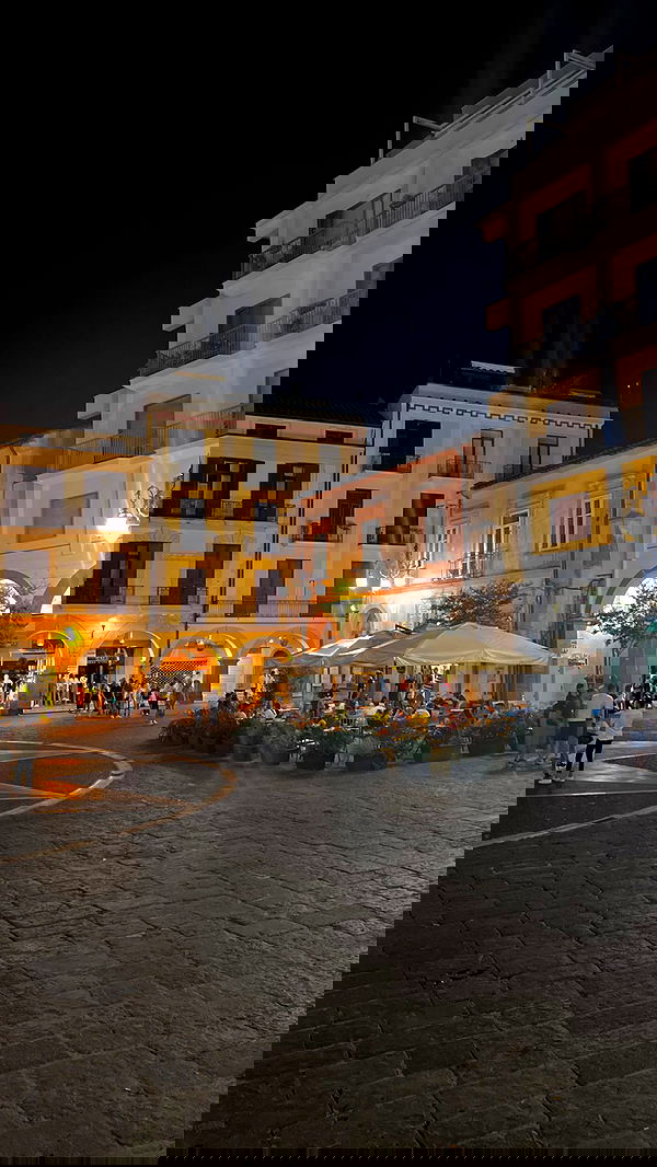 leonanaomii image ~ Altpins