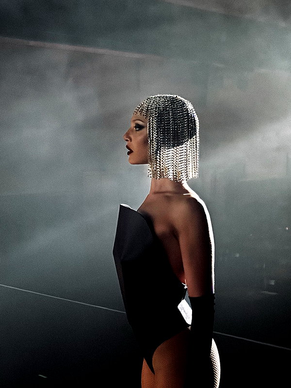 donna.theshow instagram image archive image
