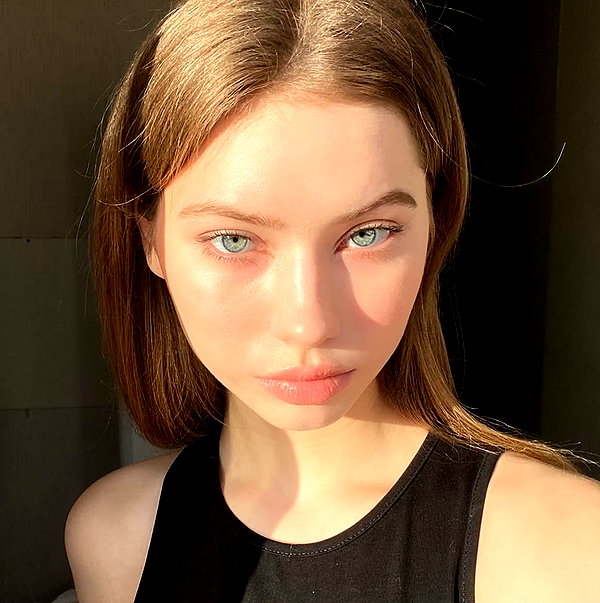 baddiesessence instagram image archive image