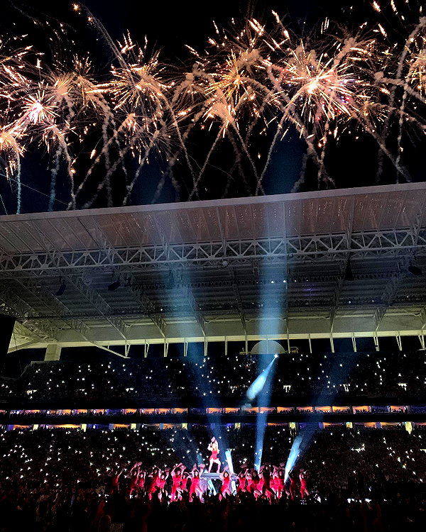 shakira instagram image archive image