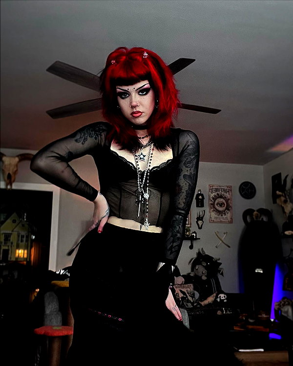 yeahimcaroline instagram image archive image