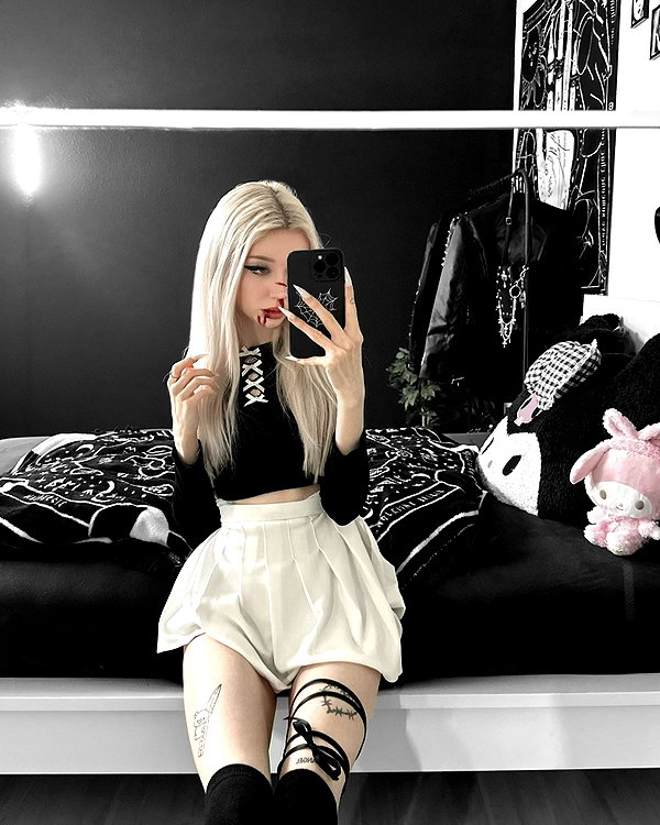_lia.moon archive image