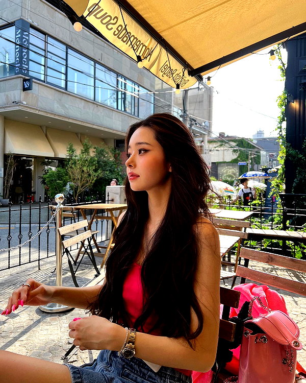 dear.zia instagram image archive image