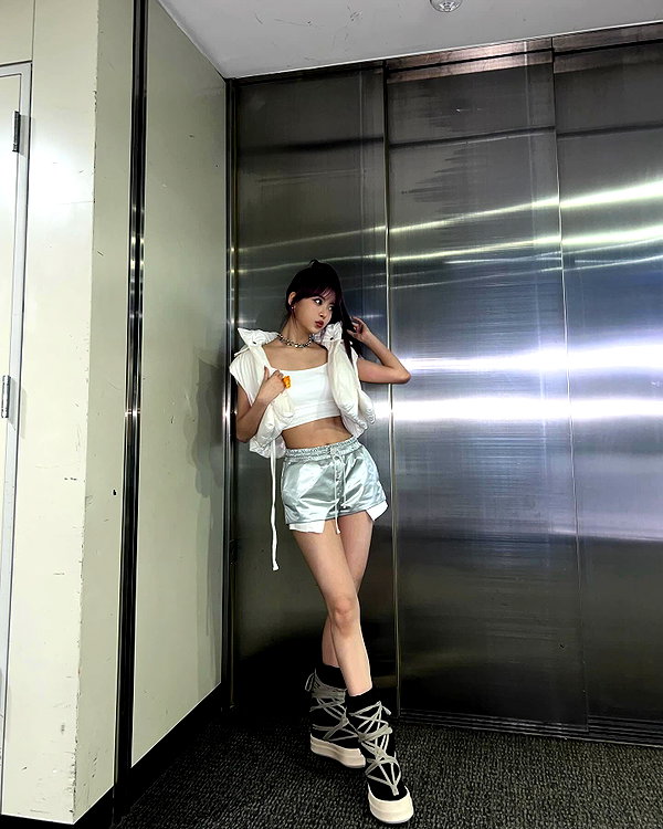 hhh.e_c.v instagram image archive image