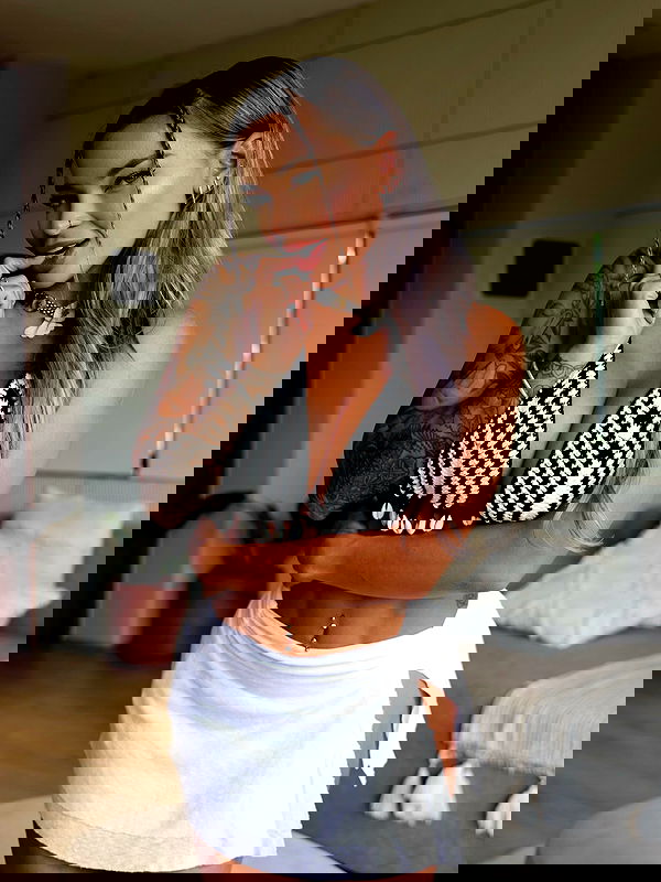 itshayleydavies itshayleydavies archive image