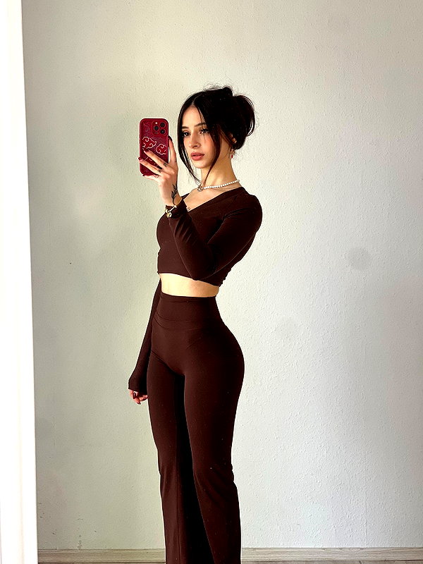 cata.leyah instagram image archive image