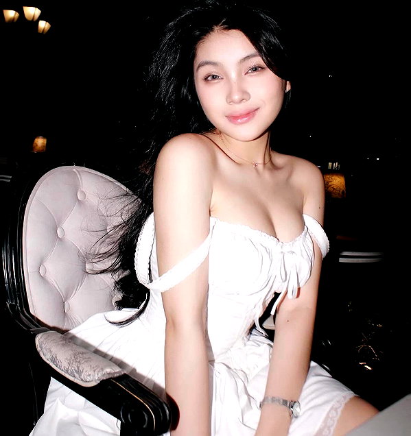 lyhythuedoxinh instagram image archive image