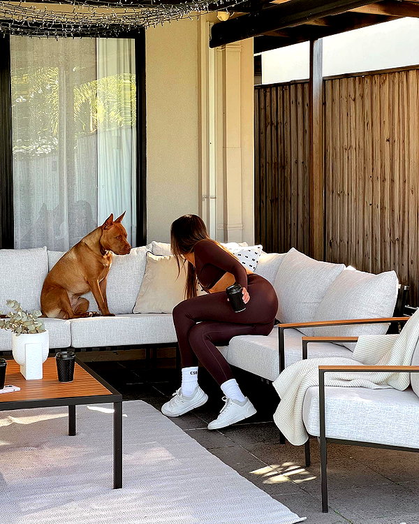olivia.mathers instagram image archive image