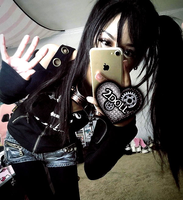 twodollie instagram image archive image