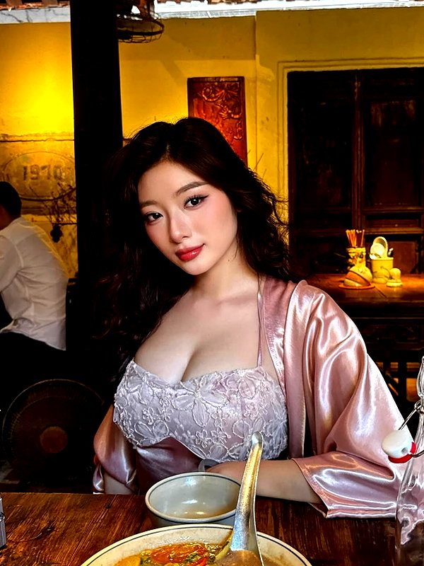 lyhythuedoxinh instagram image archive image