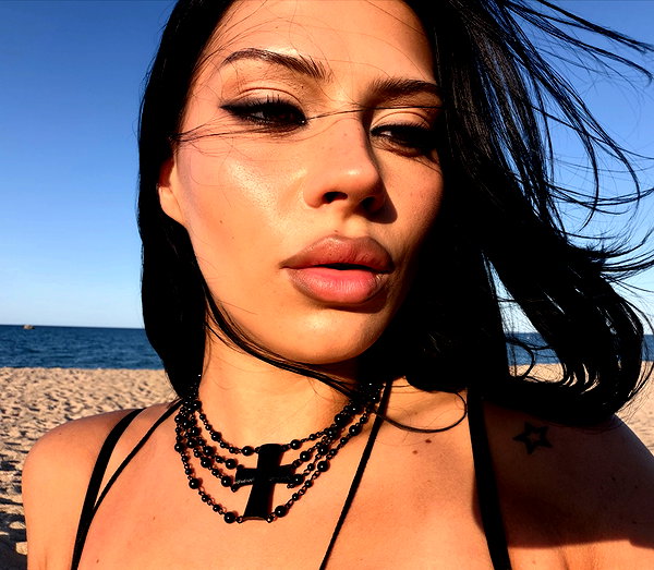 karolinaawasik instagram image archive image
