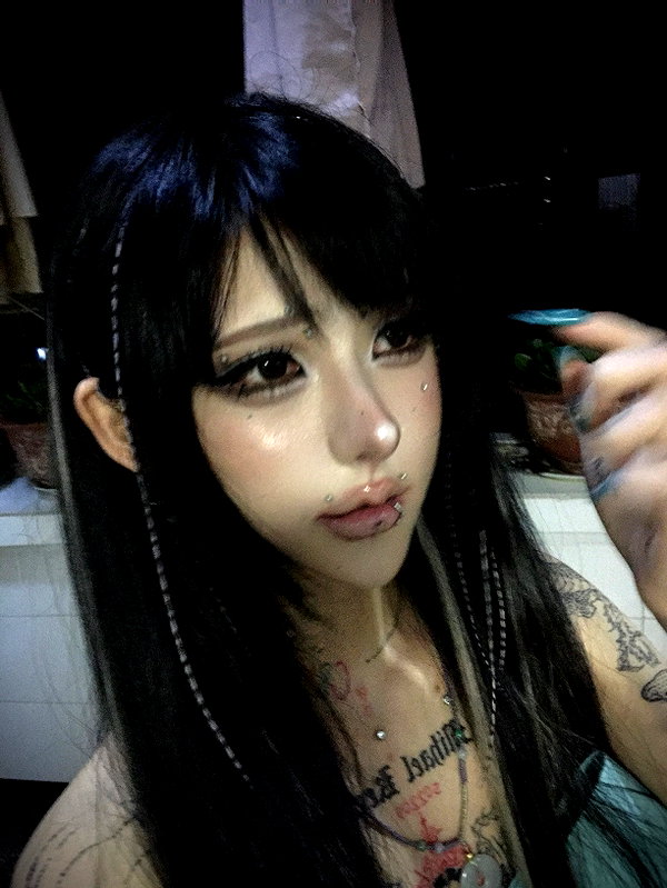 fish_fingiiies instagram image archive image