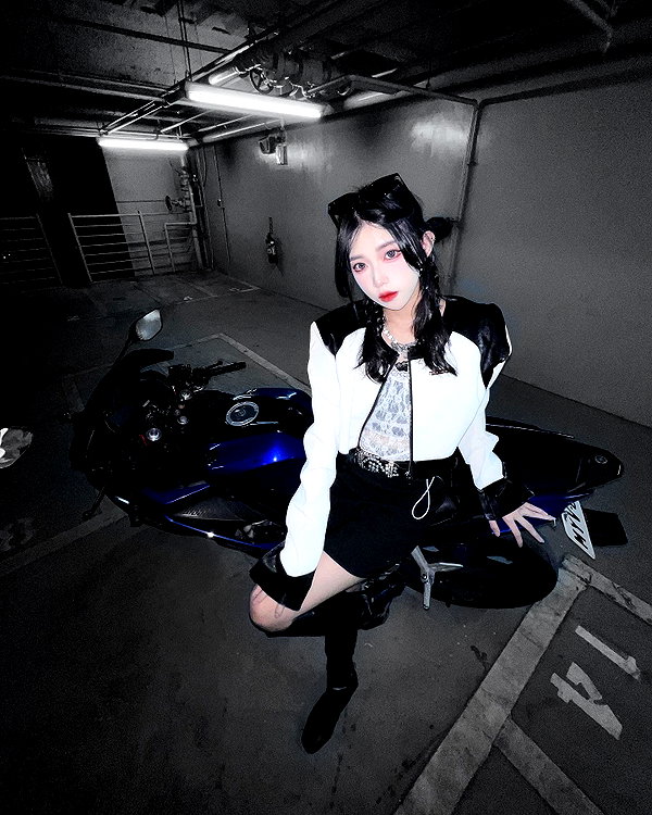nixqq.425_ instagram image archive image