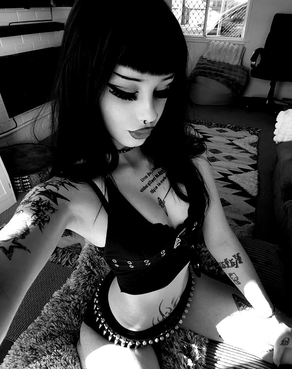 livindeadyaz instagram image archive image