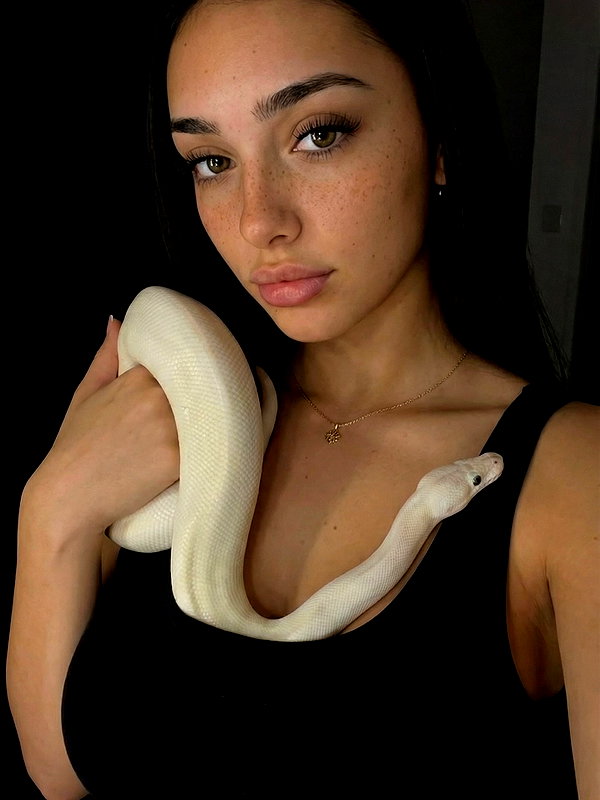 nadiabennt instagram image archive image