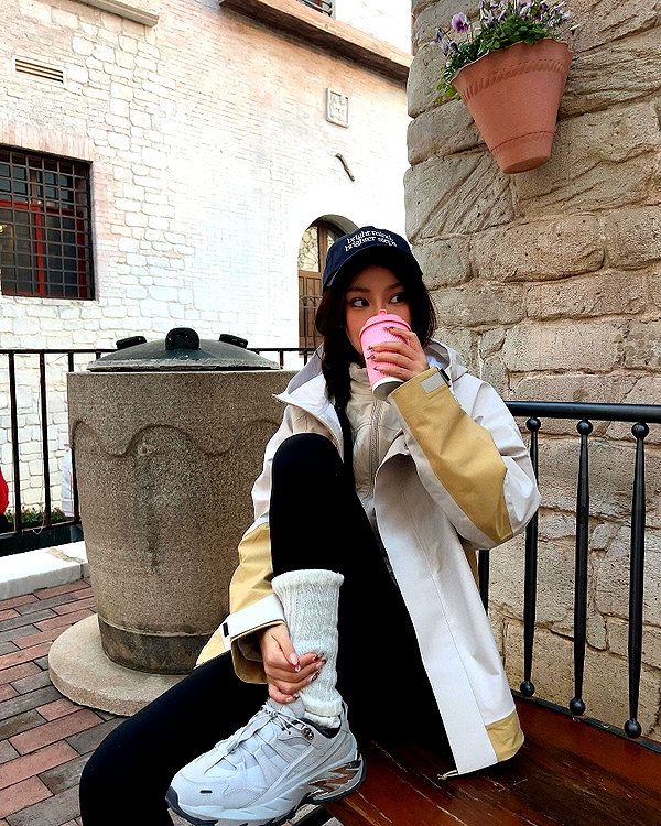 ll.lu1s instagram image archive image