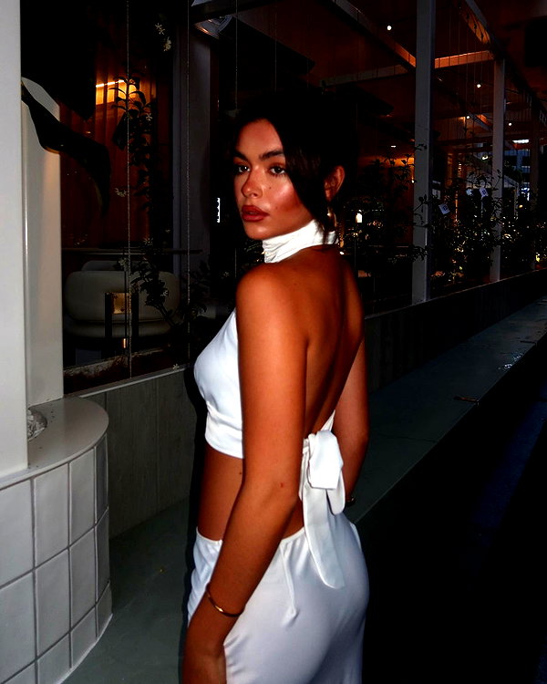 oliviaphillipps instagram image archive image