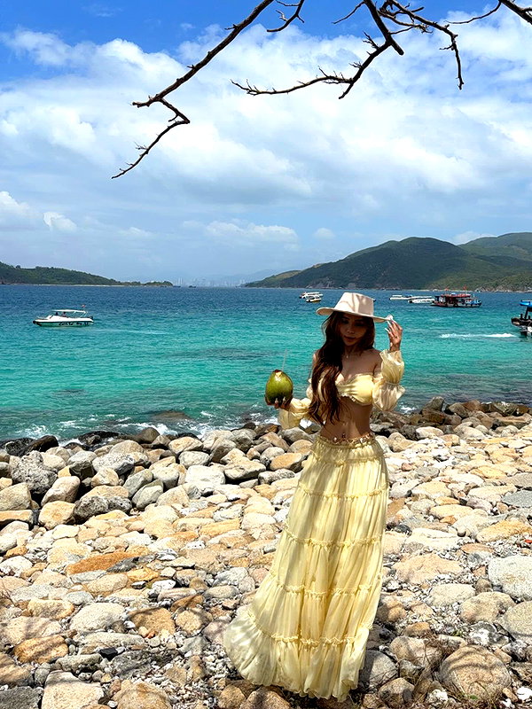 lyhythuedoxinh instagram image archive image