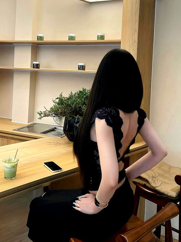 lyhythuedoxinh instagram image archive image