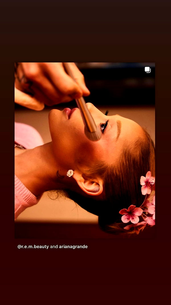 arianagrande instagram image archive image