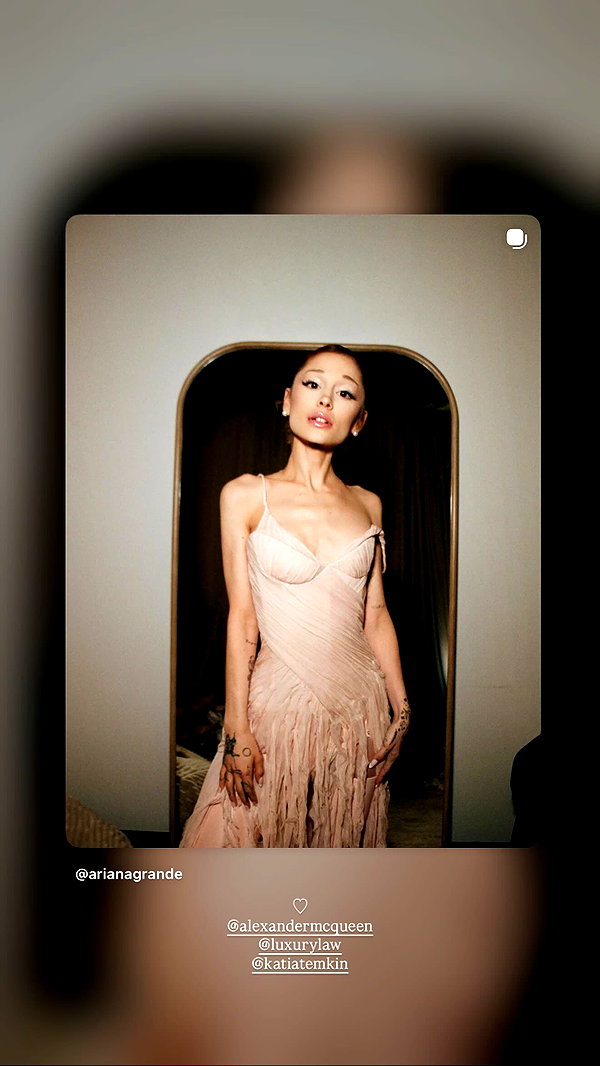 arianagrande instagram image archive image
