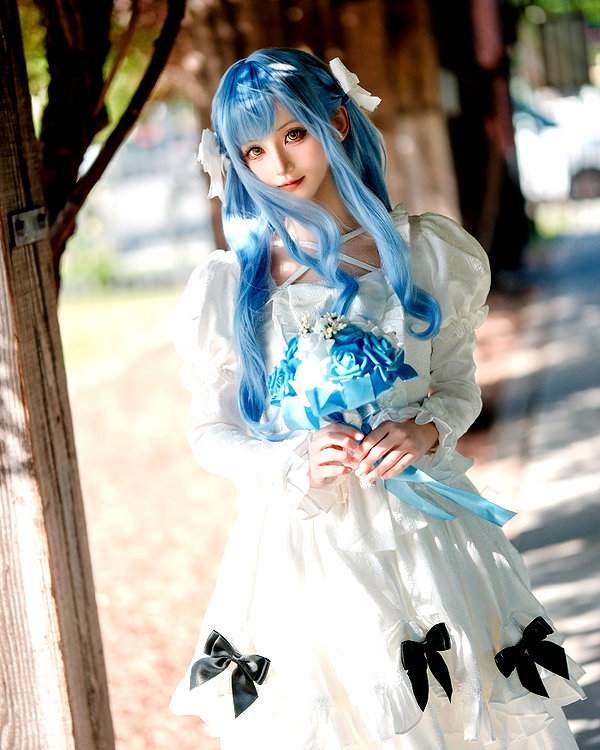 miee_cos instagram image archive image
