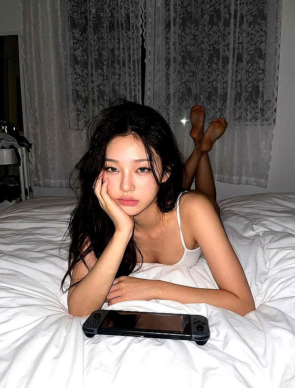 Archived image from @ophelia.muuur on Instagram