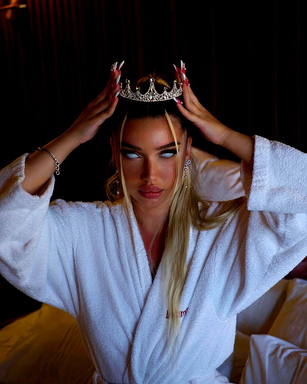 elinmaliaa instagram image archive image