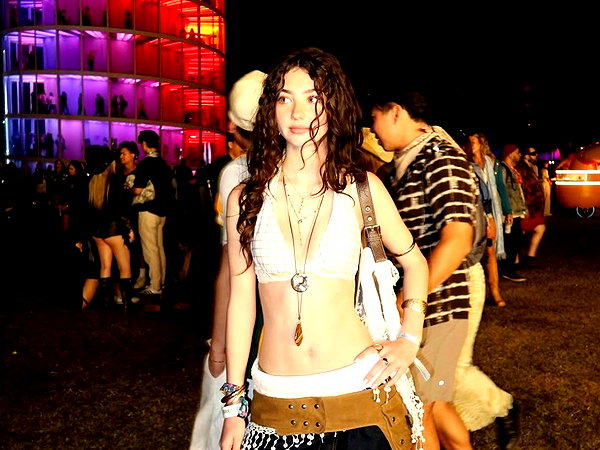 elizabrowne_ instagram image archive image