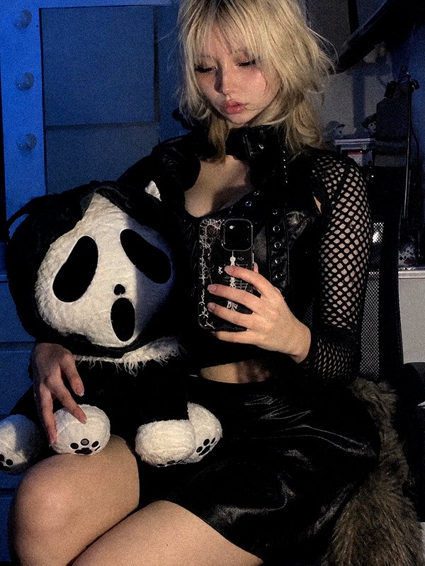 felinaaxi instagram image archive image